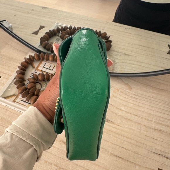 ****Authentic Gucci Bag*****Green Quilted Leather Bag - Picture 5 of 8